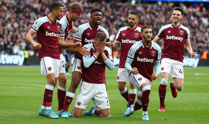 MVP对决告吹！掘金伤兵满营仅6人可用，雄鹿趁你病要你命直指连胜