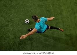 为什么主审会在每局开始前要求球童提供至少六颗经过摩擦的新球